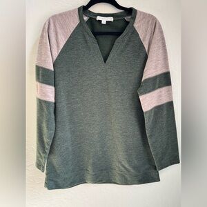 Weekend Suzanne Betro V-Neck Sweater Top – Size L